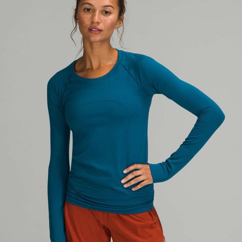 Never Worn Lululemon Capri Swiftly Tech Long
Sleeve 2.0